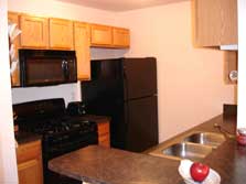 kitchen w/breakfast bar
