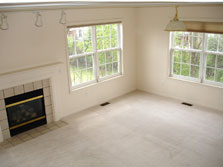 spacious living/dining room